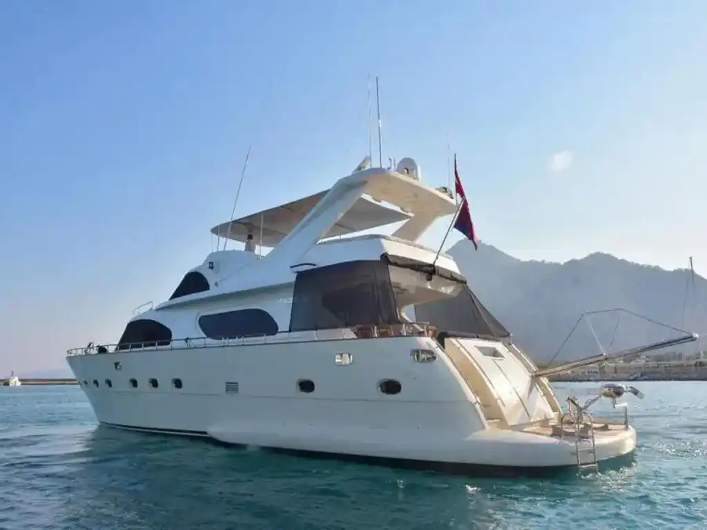 YACHT PASİFİC